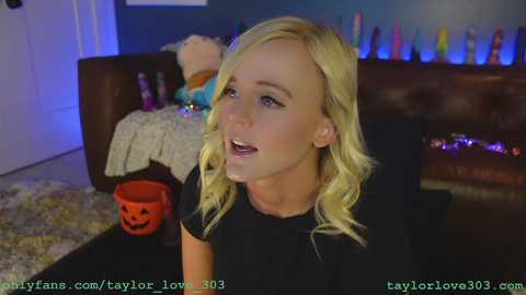 Media: taylor_love_303 Chaturbate 2023-10-23 11:52:00