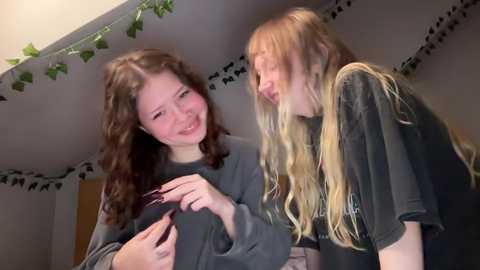 Media: eternal_infinite Chaturbate 2023-10-24 13:42:00