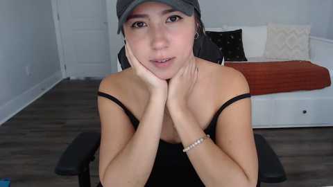 Media: jadelove_ Chaturbate 2023-10-24 20:26:00