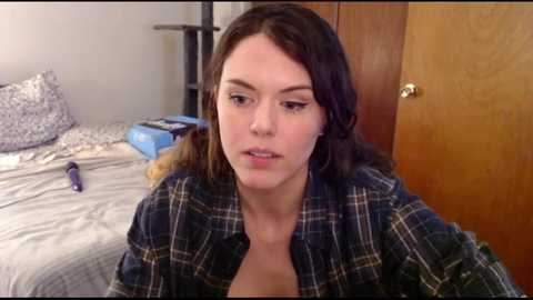 Media: charlotte1996 Chaturbate 2023-10-27 02:41:00