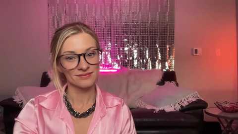 Media: saraloverays Chaturbate 2023-10-27 03:23:00