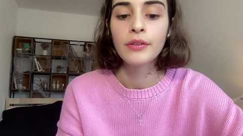 Media: wonderland_stia Chaturbate 2023-10-27 07:42:00