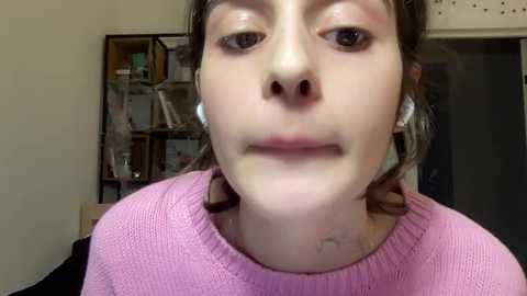 Media: wonderland_stia Chaturbate 2023-10-27 14:13:00
