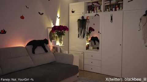 Media: _blackbee_ Chaturbate 2023-10-29 21:58:00
