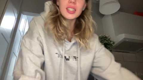 Media: angel_from_sky Chaturbate 2023-10-29 13:53:00