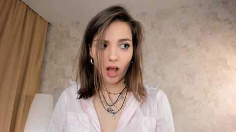 Media: emiliacourtney Chaturbate 2023-10-29 22:03:00