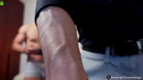 Media: eroswolfs Chaturbate 2023-10-29 02:45:00