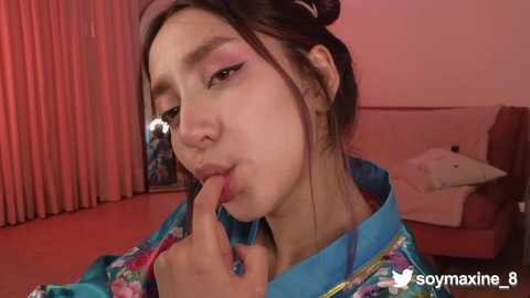 Media: maxine_8 Chaturbate 2023-10-29 01:18:00
