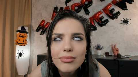 Media: emiliacourtney Chaturbate 2023-10-31 01:14:00