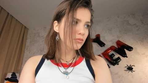 Media: emiliacourtney Chaturbate 2023-10-31 18:27:00