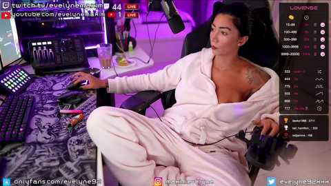 Media: evelyne92 Chaturbate 2023-10-31 20:17:00