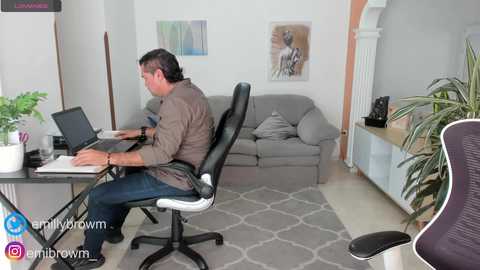 Media: emillybrowm Chaturbate 2023-11-01 14:52:00