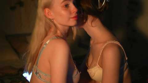 Media: mother__of__dragons Chaturbate 2023-11-01 00:25:00