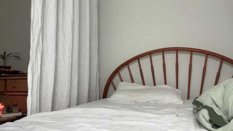 Media: pretendlunch Chaturbate 2023-11-01 01:49:00