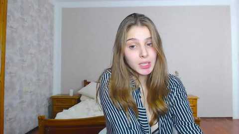 little_kitt1y_ @ chaturbate on 20231102