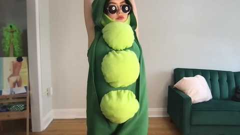 Media: littlesugarpea Chaturbate 2023-11-02 14:51:00