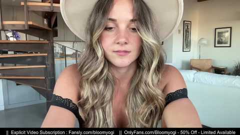 Media: bloomyogi Chaturbate 2023-11-03 00:16:00