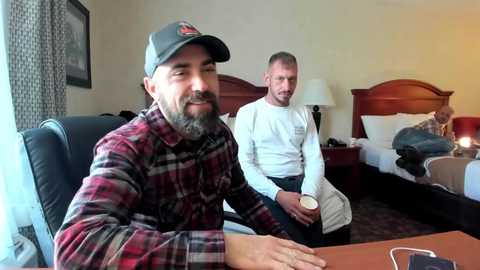 Media: hardworkertn Chaturbate 2023-11-03 17:08:00