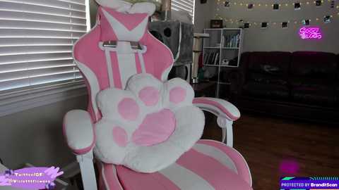Media: violetttflowers Chaturbate 2023-11-03 19:25:00