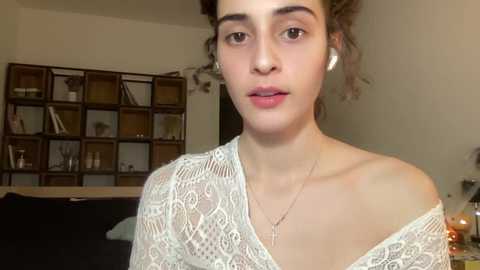 Media: wonderland_stia Chaturbate 2023-11-03 16:07:00