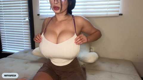 Media: _natycutei19 Chaturbate 2023-11-04 20:10:00