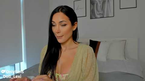 Media: doll_lexi Chaturbate 2023-11-04 18:53:00