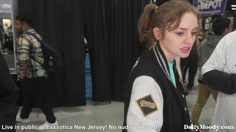 Media: marymoody Chaturbate 2023-11-04 21:23:00