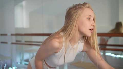 Media: appr0ved Chaturbate 2023-11-06 09:44:00