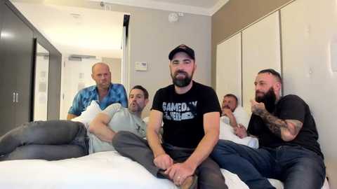 Media: hardworkertn Chaturbate 2023-11-07 21:04:00