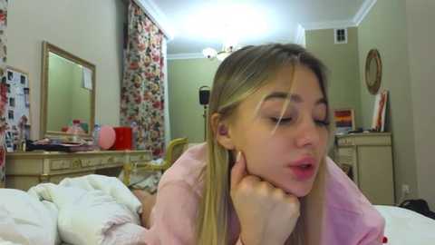 lilly_mattsson @ chaturbate on 20231107