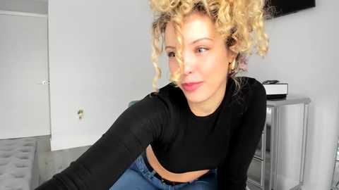 Media: theislandgirl Chaturbate 2023-11-08 14:32:00
