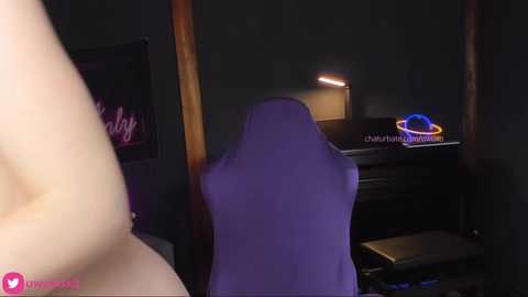 Media: uwuxo Chaturbate 2023-11-08 07:51:00