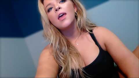 Media: kellynicolexoxo Chaturbate 2023-11-09 00:39:00
