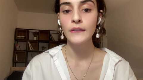 Media: wonderland_stia Chaturbate 2023-11-10 15:22:00