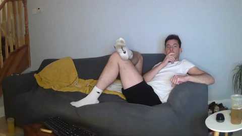 Media: englishladxxx Chaturbate 2023-11-11 03:52:00