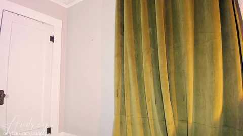 Media: audrey_ Chaturbate 2023-11-12 03:40:00