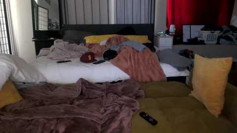 chrisbonewhite @ chaturbate on 20231112