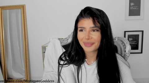 Media: moniqueeass Chaturbate 2023-11-12 15:52:00