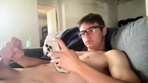 Media: ryan287747 Chaturbate 2023-11-12 19:48:00