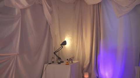 Media: kateuwugirl Chaturbate 2023-11-14 10:15:00
