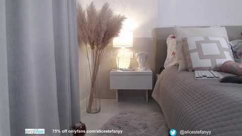 Media: smileyouarehere Chaturbate 2023-11-14 03:37:00