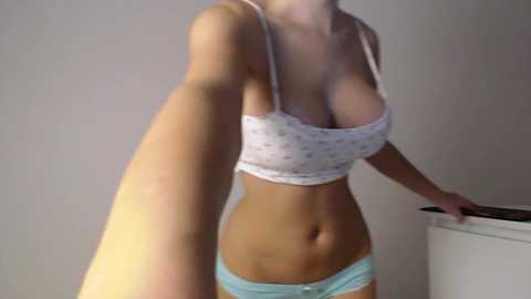 Media: trixie_taylor Chaturbate 2023-11-14 18:55:00