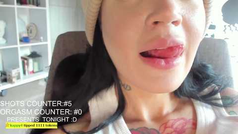 Media: lonelly_lolly98 Chaturbate 2023-11-15 20:35:00