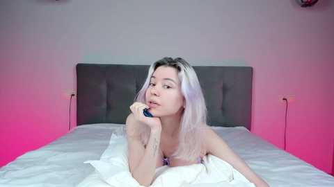 Media: urloveet Chaturbate 2023-11-16 03:10:00