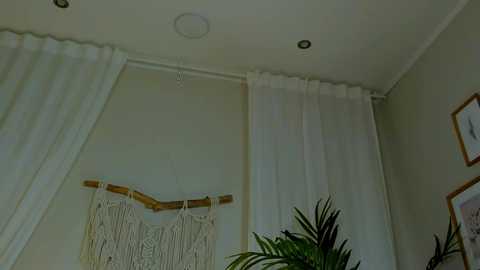 Media: milablush Chaturbate 2023-11-17 16:55:00