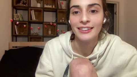 Media: wonderland_stia Chaturbate 2023-11-17 14:28:00