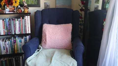 Media: ellynaomi Chaturbate 2023-11-18 17:46:00