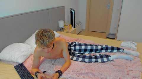 Media: lanny_fandi Chaturbate 2023-11-18 17:09:00