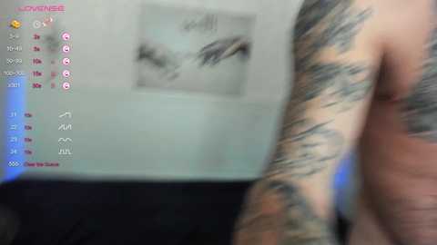 Media: meowluv Chaturbate 2023-11-18 07:06:00