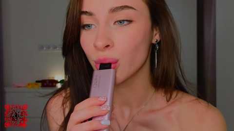 Media: uwunikaa Chaturbate 2023-11-18 19:42:00